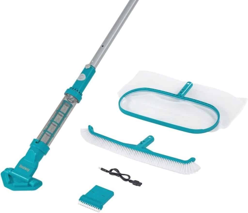 Test du kit d'entretien Bestway AquaSurge : aspirateur et épuisette efficace