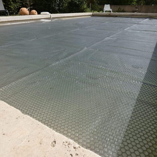Edenea - Couverture Solaire Piscine - Gris Silver - Rectangle - Epaisseur 350 Microns Haute Performance-Œillets Offerts-Idéale Piscine Hors Sol et Enterrée - Bache Piscine Solaire Bulles (8 x 4 m)