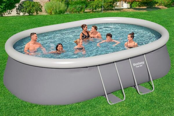 Bestway Piscine autoportante Ovale Fast Set 549 x 366 x 122 cm avec Filtration