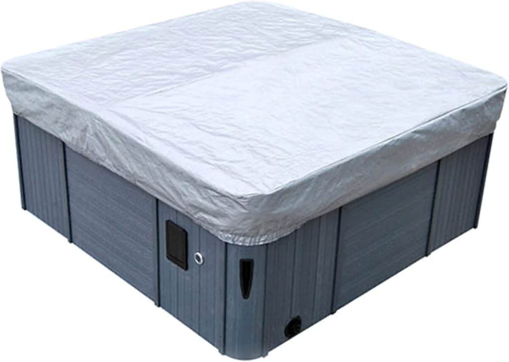 Test de la bâche de protection Cover Guard CANADIAN SPA CO.  2, 43 x 2, 43 m