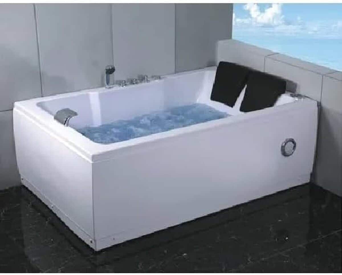 Test du bain à remous Bagno Italia 185 x 120 cm avec 14 jets