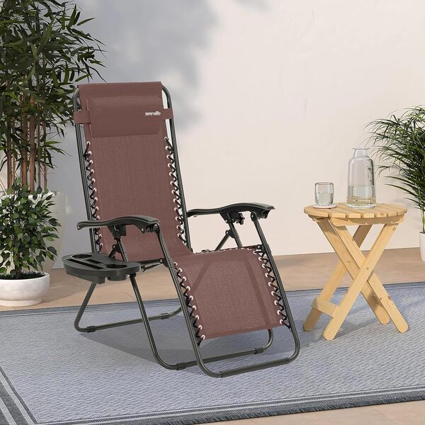 SereneLife Ensemble de 2 Chaises Pliantes - Chaise Longue Réglable pour Extérieur avec Table Latérale, Porte-Gobelets, Oreillers Amovibles - Patio, Jardin, Plage - Marron