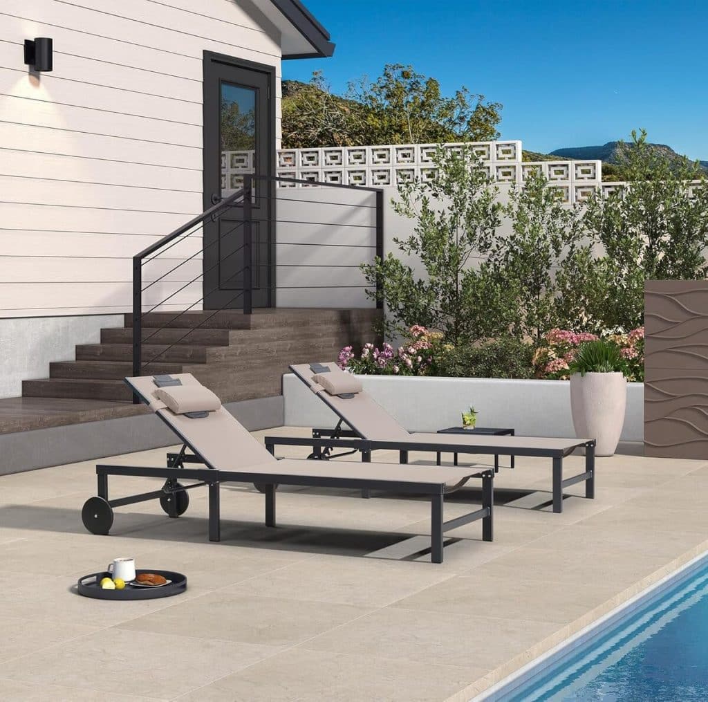 Test : chaises longues PURPLE LEAF en aluminium avec oreillers