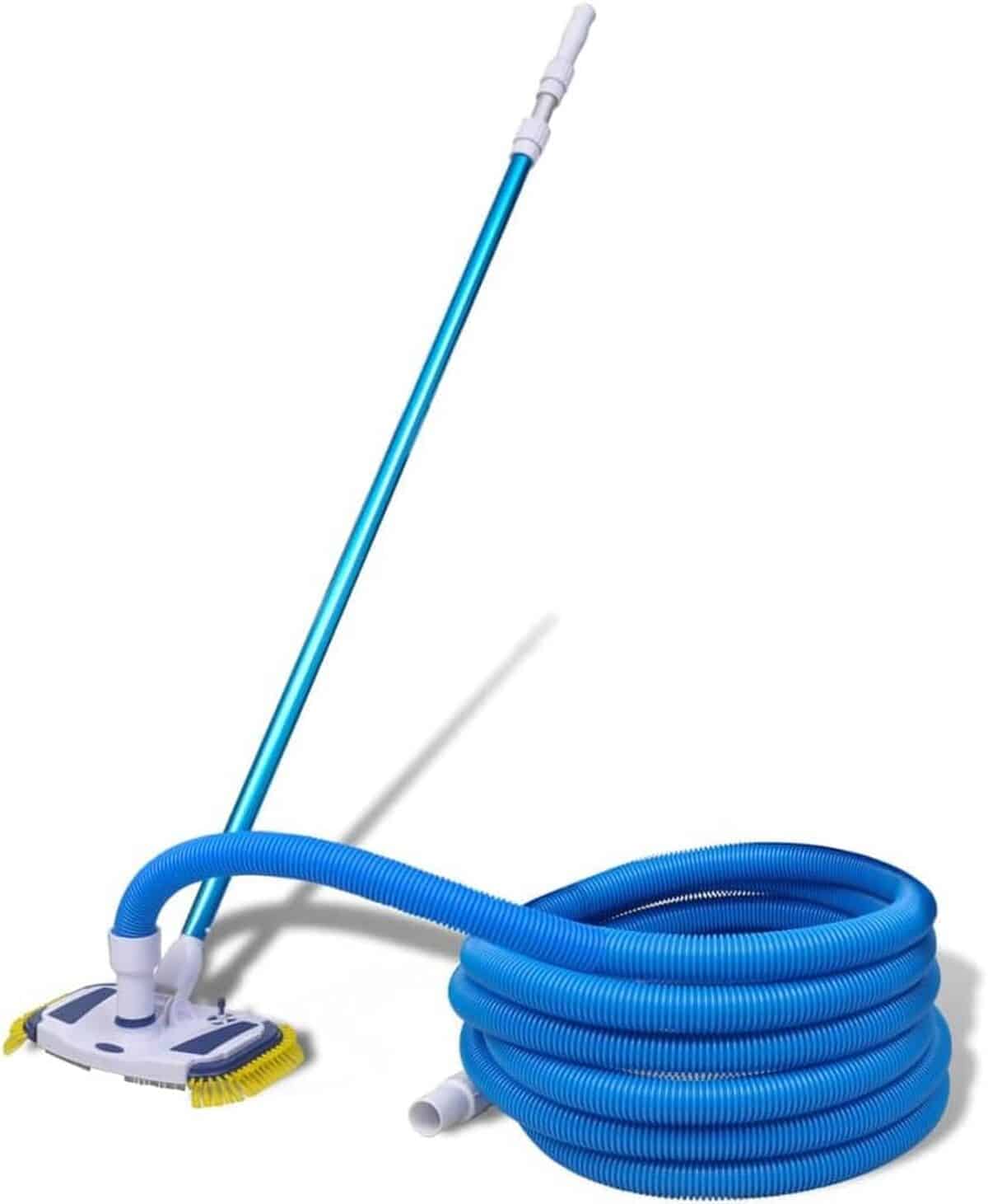 Test de l'aspirateur de piscine avec pôle télescopique et tuyau