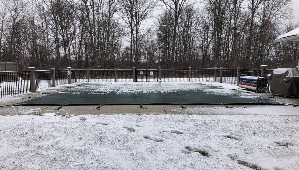 Hivernage Piscine : protégez-Vous des Intempéries