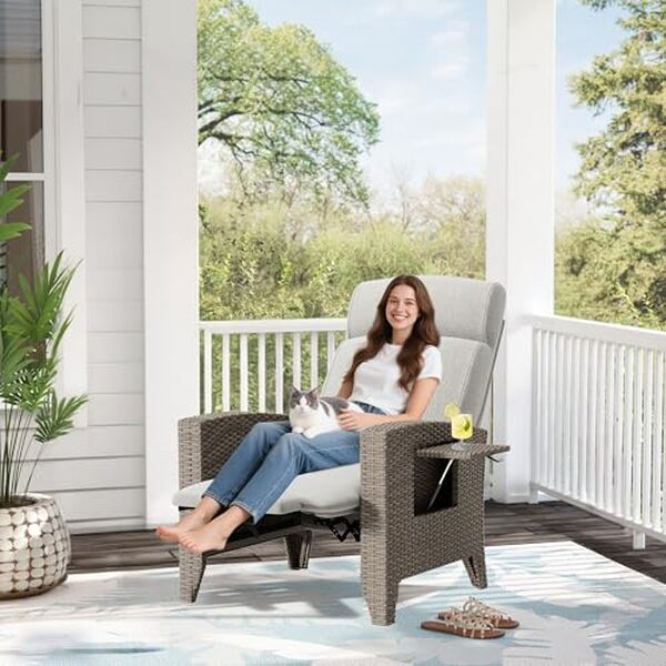 Découvrez la chaise longue Fiutazge en rotin : un mélange parfait de confort et style pour sublimer votre espace extérieur. Embellissez votre jardin dès maintenant !