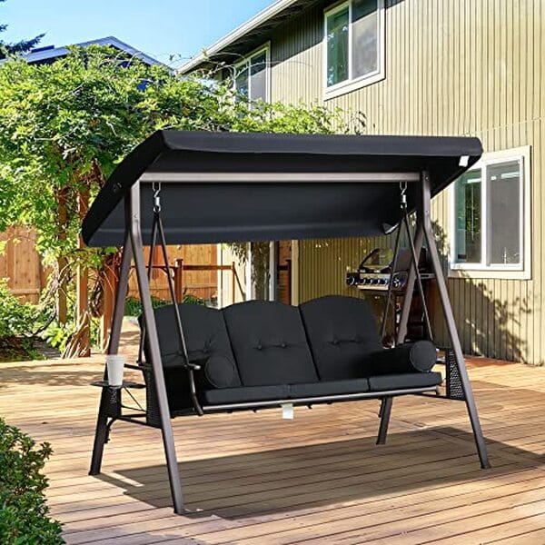 Découvrez toutes les caractéristiques de la balancelle 3 places Outsunny et pourquoi elle est l'option parfaite pour ajouter confort et style à votre espace extérieur.